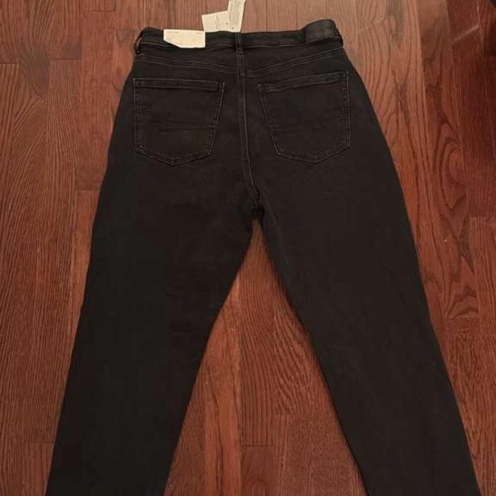 American Eagle AE Black Distressed Mom Jeans W8 High Rise - Picture 4 of 8